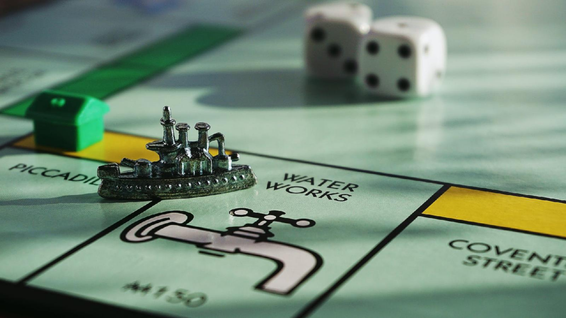 Monopoly en direct : le jeu pour batir un empire immobilier en temps reel